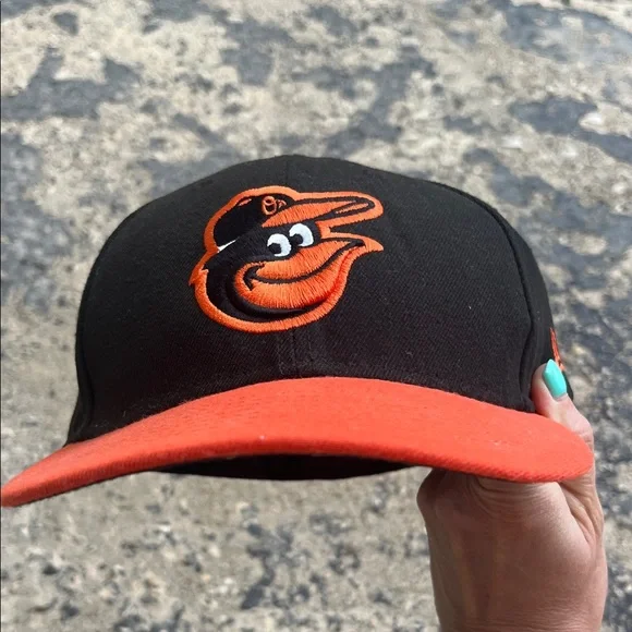 Like new New Era Jet Black Baltimore Orioles baseball Cap - Picture 6 of 15